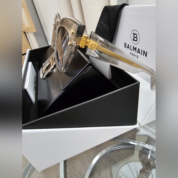 Balmain 55mm Cat Eye Sunglasses. - Picture 4 of 16